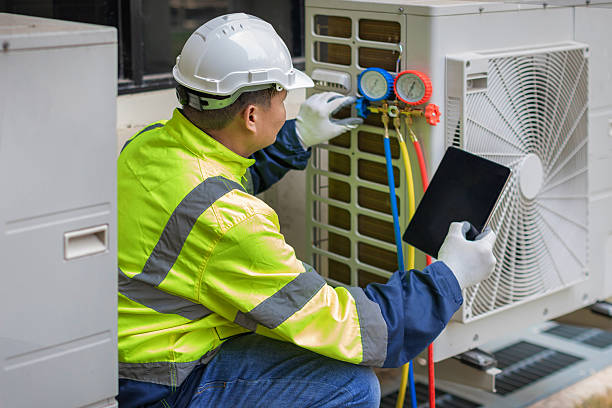 Professional Hvac technician working in Saginaw, AL